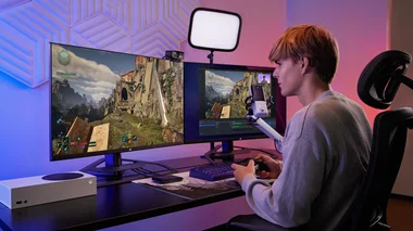 4K S - Gaming Lifestyle 2