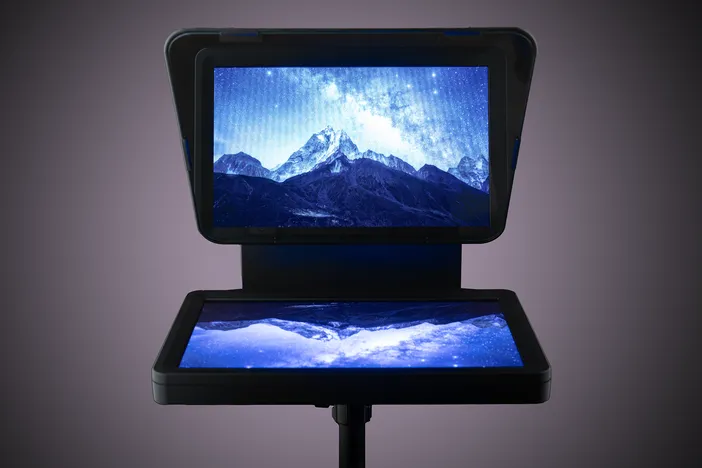 Prompter_Lifestyle_Shot_09 1