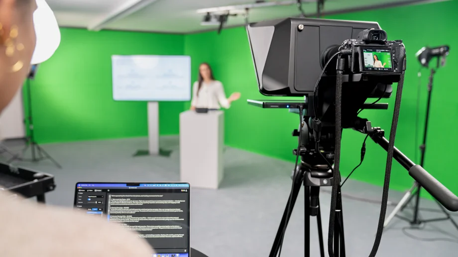 Prompter XL - Lifestyle 2
