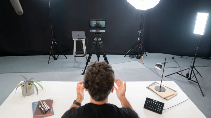 Prompter XL - Lifestyle 8