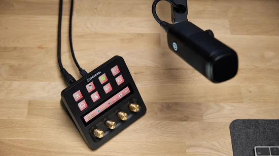 Wave XLR Dock - Heroshot 3